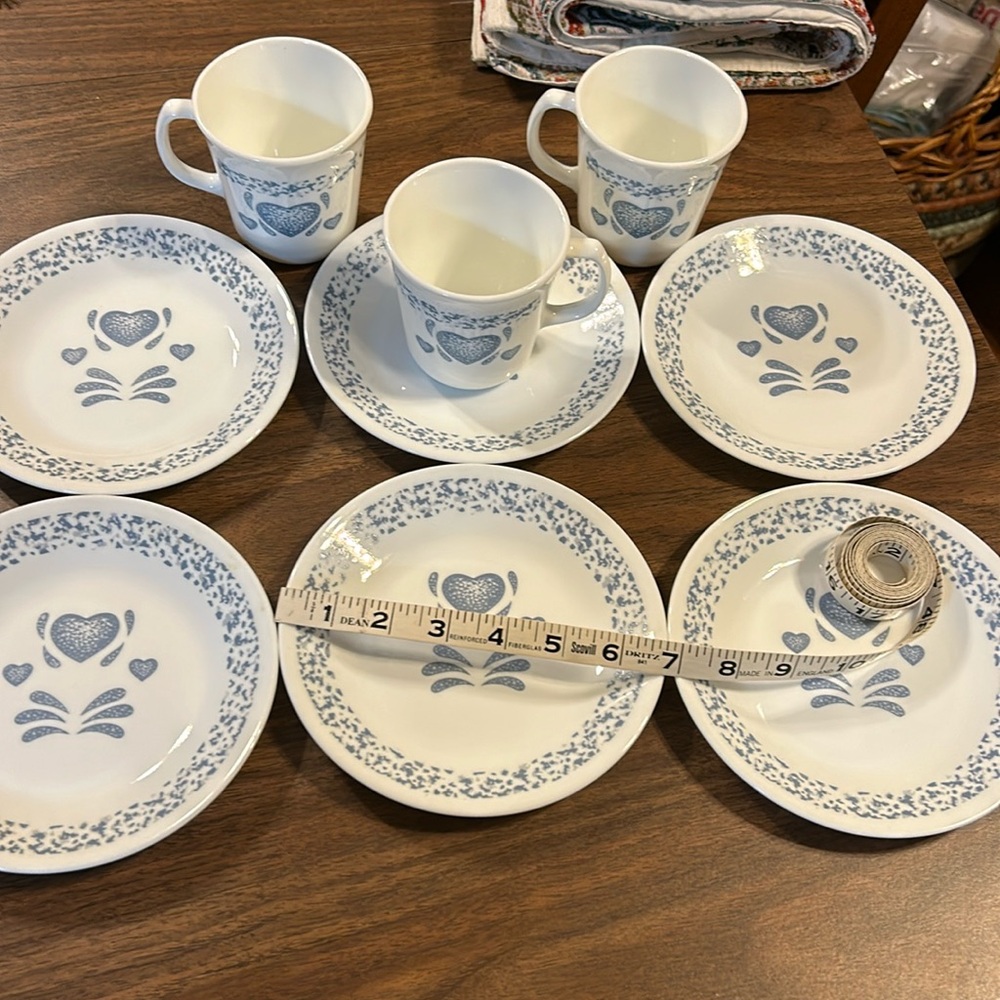 Blue Heart Pattern Dinnerware Set - 8 Piece